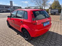Gebraucht Ford Fiesta Ambiente 69 PS (50 kW) 2005 Rot Kleinwagen
