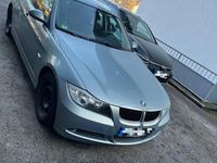 Gebraucht BMW 318 129 PS (94 kW) 2007 Andere farben Limousine