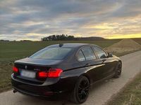 Gebraucht BMW 318 143 PS (105 kW) 2013 Schwarz Limousine