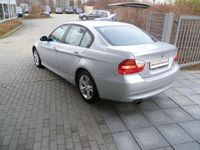 Gebraucht BMW 318 129 PS (94 kW) 2005 Silber metallic Limousine