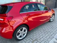 Gebraucht Mercedes A180 122 PS (89 kW) 2013 Rot Limousine