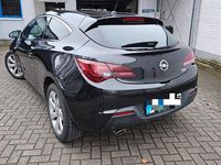 Gebraucht Opel Astra GTC 140 PS (102 kW) 2012 Schwarz Limousine