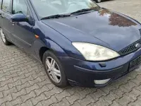 Usado Ford Focus Trend 116 CV (85 kW) 2003 Azul Berlina