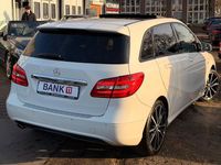 Gebraucht Mercedes B200 156 PS (114 kW) 2012 Weiß Van / Kleinbus