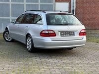 Second-hand Mercedes E200 163 CP (119 kW) 2006 Argintiu Break