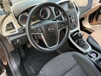 Gebraucht Opel Astra 140 PS (102 kW) 2014 Braun Kombi