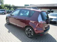 Gebraucht Renault Scénic III Bose Edition 132 PS (97 kW) 2016 Rot Van / Kleinbus