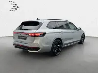 Gebraucht VW Passat R-line 150 PS (110 kW) 2025 Oyster silver metallic Kombi