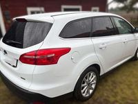Gebraucht Ford Focus 101 PS (74 kW) 2015 Weiß Kombi