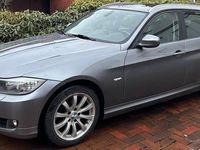Gebraucht BMW 320 170 PS (125 kW) 2011 Grau Kombi