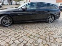 Gebraucht Mercedes E220 AMG line 194 PS (142 kW) 2019 Schwarz SUV