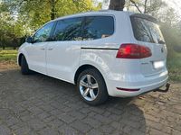 Second-hand VW Sharan 140 CP (102 kW) 2014 Alb Monovolum