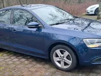Gebraucht VW Jetta 122 PS (89 kW) 2013 Blau Limousine