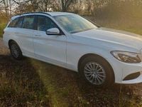 Gebraucht Mercedes C200 184 PS (135 kW) 2015 Weiß Kombi