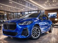 Gebraucht BMW 216 M Sport 122 PS (89 kW) 2023 Portimao blau metallic Van / Kleinbus