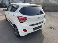 Gebraucht Hyundai i10 Style 87 PS (63 kW) 2016 Weiß Kleinwagen