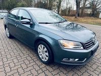 Gebraucht VW Passat Trendline 122 PS (89 kW) 2012 Grau Limousine