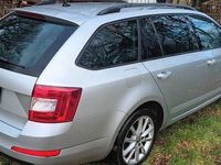 gebraucht Skoda Octavia Kombi 1,6tdi Somdermodell Fun 2017