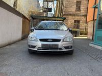 Gebraucht Ford Focus 101 PS (74 kW) 2007 Grau Kombi