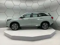 Neu DFSK Fengon 177 PS (130 kW) 2025 Grau SUV