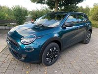 Neu Fiat 600 145 PS (106 kW) 2025 Mare grün (688) Limousine