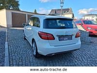 Gebraucht Mercedes B180 122 PS (89 kW) 2016 Calcitweiss/zirrusweiss Van / Kleinbus