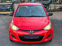 Gebraucht Hyundai i20 86 PS (63 kW) 2013 Rot Kleinwagen