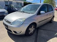 Używany Ford Fiesta 80 KM (58 kW) 2005 Srebrny Hatchback