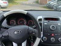 Usado Kia Ceed Spirit 90 CV (66 kW) 2011 Andere farben Utilitario