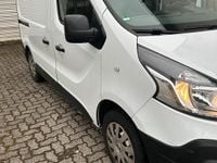 Gebraucht Renault Traffic 120 PS (88 kW) 2016 Weiß Van / Kleinbus