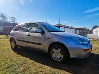 Gebraucht Ford Focus 75 PS (55 kW) 2000 Silber Kleinwagen