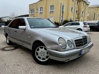 Gebraucht Mercedes E230 Elegance 150 PS (110 kW) 1996 Silber Limousine