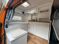 Second-hand Ford Transit 98 CP (72 kW) 1992 Portocaliu Monovolum