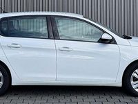 Gebraucht Peugeot 308 Active 131 PS (96 kW) 2021 Weiß Kleinwagen