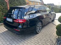 Gebraucht Mercedes E220 AMG 197 PS (144 kW) 2022 Schwarz Kombi