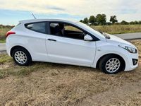 Gebraucht Hyundai i30 Classic 99 PS (72 kW) 2014 Weiß Limousine