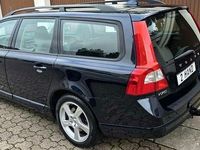 Gebraucht Volvo V70 Summum 163 PS (119 kW) 2008 Blau Kombi