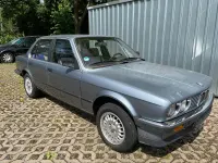 Gebraucht BMW 318 102 PS (75 kW) 1987 Silber Limousine