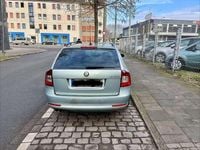 Gebraucht Skoda Octavia Ambiente 140 PS (102 kW) 2011 Kombi