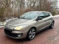 Gebraucht Renault Mégane III 101 PS (74 kW) 2012 Braun Kleinwagen