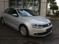 Gebraucht VW Jetta Comfortline 105 PS (77 kW) 2011 Silver leaf metallic (metallic) Limousine