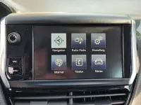 Gebraucht Peugeot 2008 Allure 110 PS (80 kW) 2015 Weiß SUV
