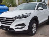 gebraucht Hyundai Tucson blue Classic 2WD+PDC+USB+AUX+BC+MFL+NAVI+