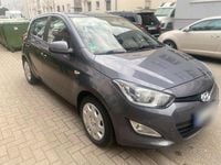 Gebraucht Hyundai i20 86 PS (63 kW) 2014 Grau Kleinwagen