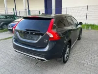 Gebraucht Volvo V60 CC 254 PS (186 kW) 2015 Blau Kombi