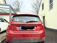 Gebraucht Ford Fiesta Ambiente 60 PS (44 kW) 2009 Rot Kleinwagen