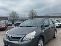 Gebraucht Toyota Verso Executive 147 PS (108 kW) 2011 Grau Van / Kleinbus