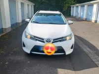 Gebraucht Toyota Auris 90 PS (66 kW) 2026 Weiß Kleinwagen