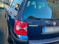Gebraucht VW Passat 102 PS (75 kW) 2005 Blau Kombi