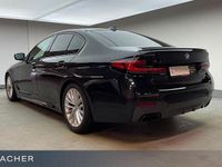 Gebraucht BMW M550 Efficient Dynamics 530 PS (389 kW) 2023 Saphirschwarz metallic Limousine